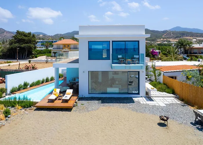 Blue Iris Luxury By Nomads - Steps To