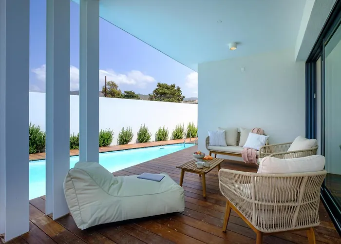 Blue Iris Luxury By Nomads - Steps To