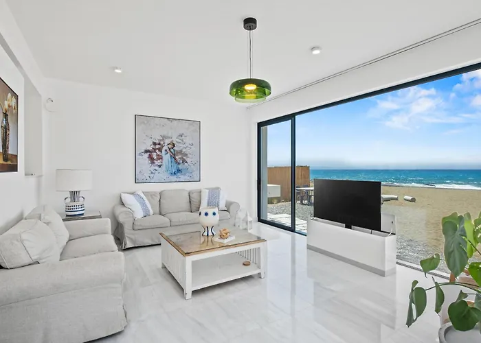 Blue Iris Luxury By Nomads - Steps To *