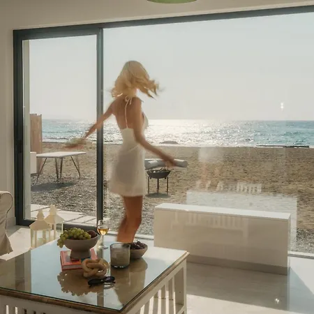 Blue Iris Luxury Beachfront Villa By Nomads - Direct Beach Access & Private Pool 别墅 Kato Yialia