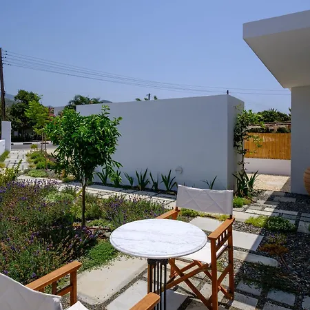 Blue Iris Luxury By Nomads - Steps To *
